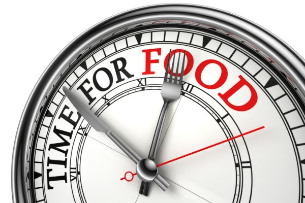 Ποιες ώρες της ημέρας πρέπει να τρώτε αν θέλετε να χάσετε βάρος