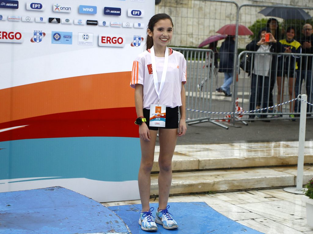 Η 12χρονη που ανέβηκε βάθρο στον Ημιμαραθώνιο της Αθήνας