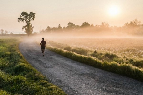 4 πράγματα που πρέπει να ξέρεις για το πρωινό τρέξιμο