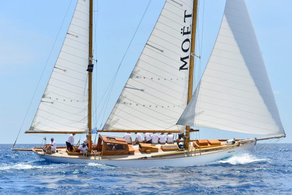 Μοναδικές εμπειρίες για 9η χρονιά στο Spetses Classic Yacht Regatta