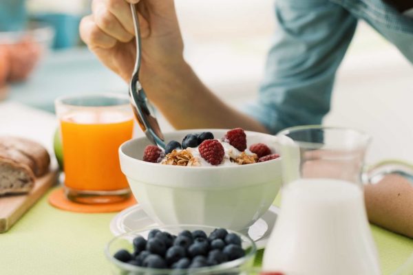 Πόσο υγιεινό είναι να παρακάμπτεις το πρωινό;